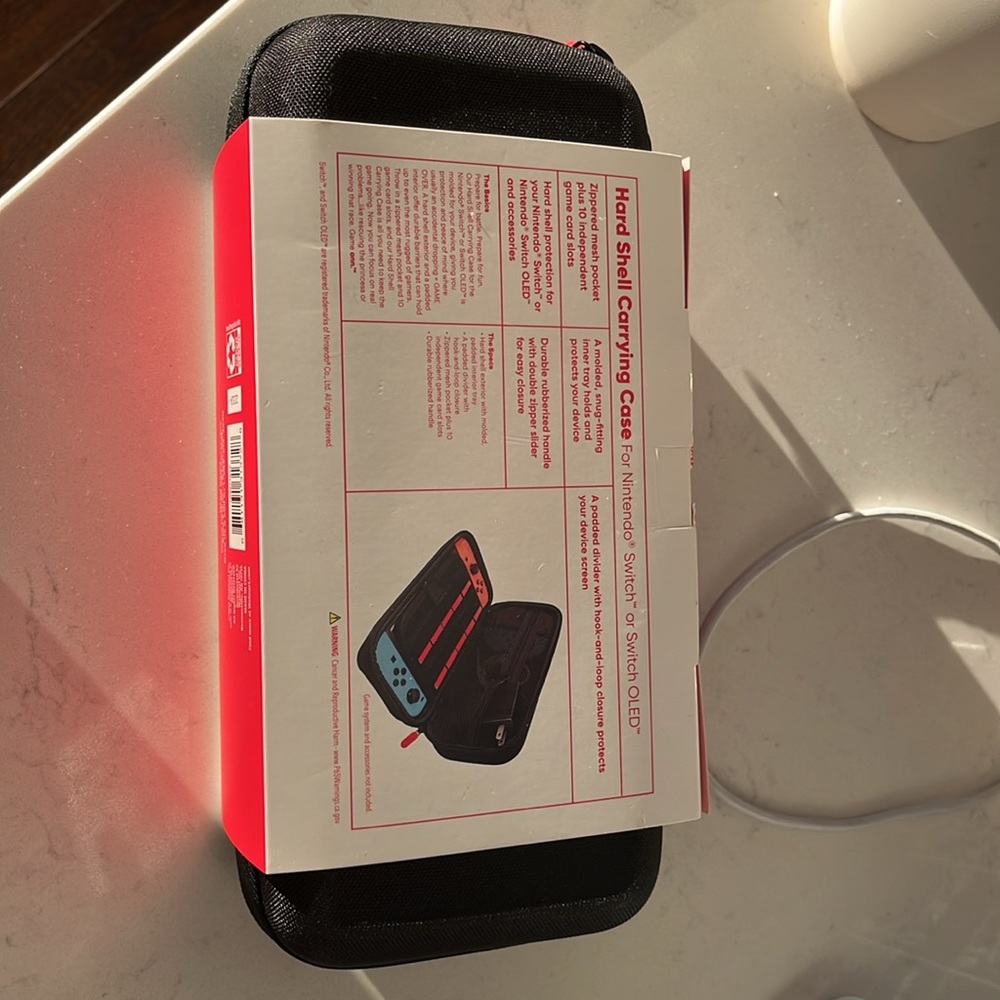 Nintendo Switch Hard Shell Carrying Case - Picture 2 of 2